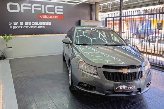 CHEVROLET CRUZE 1.8 LT 16V FLEX 4P AUTOMÁTICO CHEVROLET CRUZE 1.8 LT 16V FLEX 4P AUTOMÁTICO